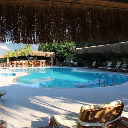 Hotel Riverside Далян Екстериор снимка