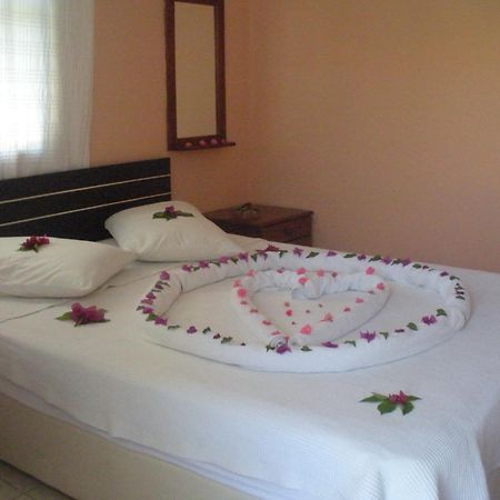 Hotel Riverside Далян Екстериор снимка