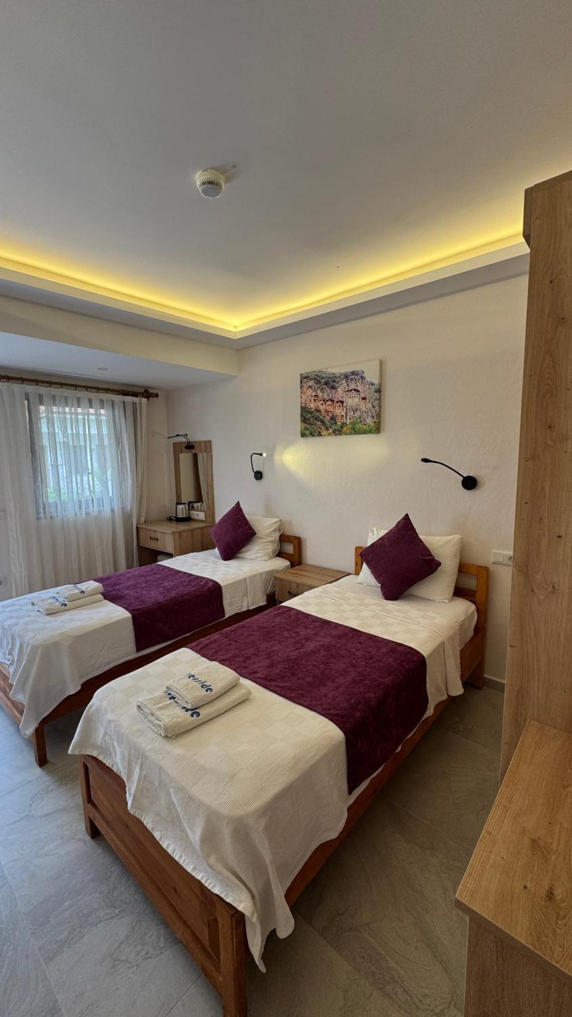 Hotel Riverside Далян Екстериор снимка